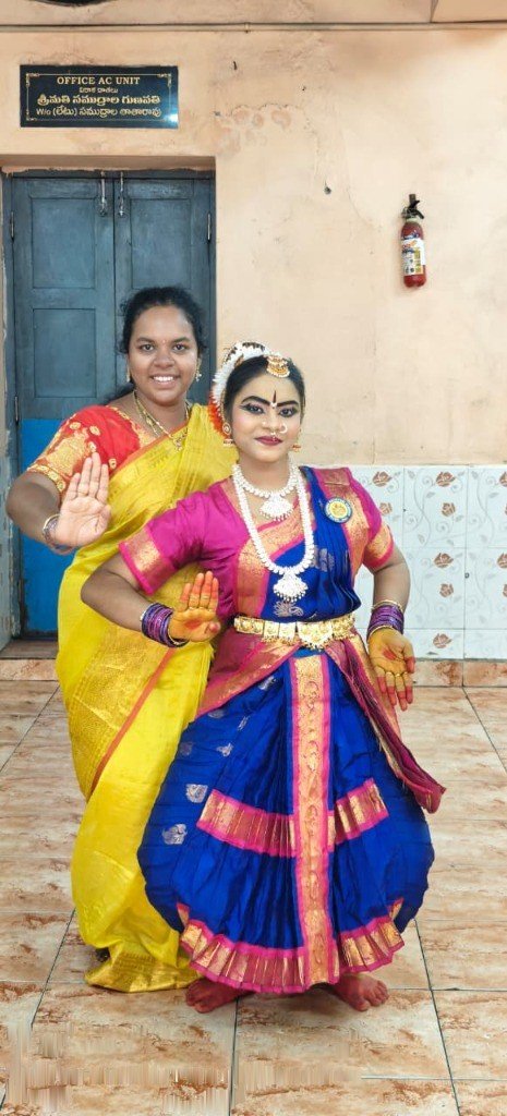 Classical Kuchipudi Aramandi half-seated posture demonstration