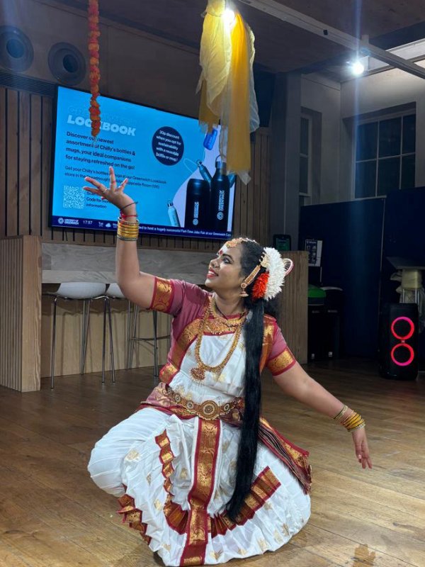 Classical Kuchipudi seated posture and mudra demonstration
